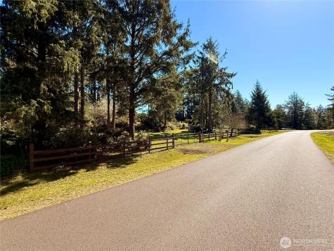 1004 Discovery Avenue SE Ocean Shores WA 98569