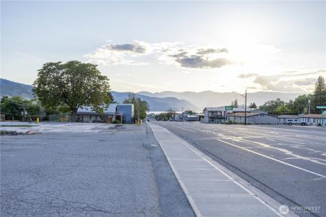 804 E Woodin Avenue Chelan WA 98816