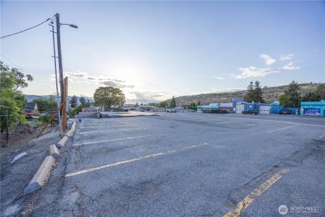 804 E Woodin Avenue Chelan WA 98816