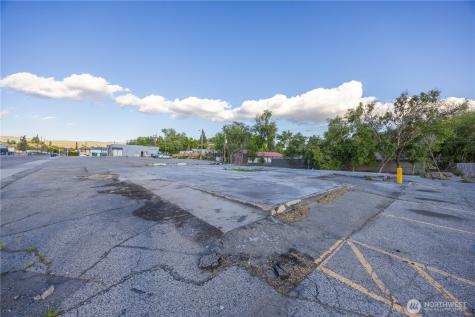 804 E Woodin Avenue Chelan WA 98816