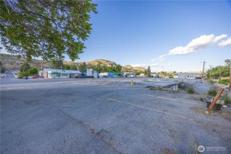 804 E Woodin Avenue Chelan WA 98816