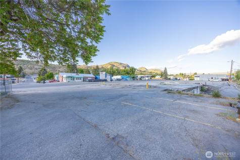 804 E Woodin Avenue Chelan WA 98816