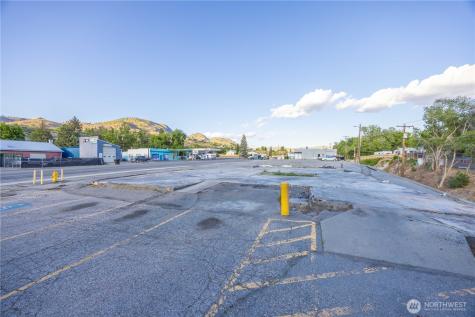 804 E Woodin Avenue Chelan WA 98816
