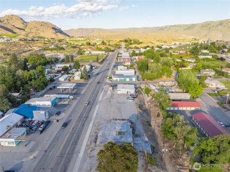 804 E Woodin Avenue Chelan WA 98816
