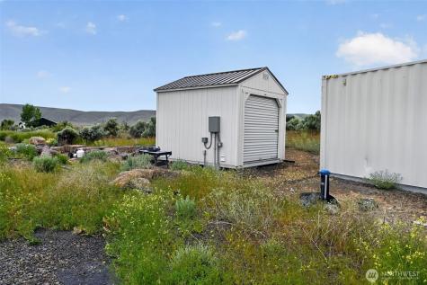 130 Red Tail Road Yakima WA 98908