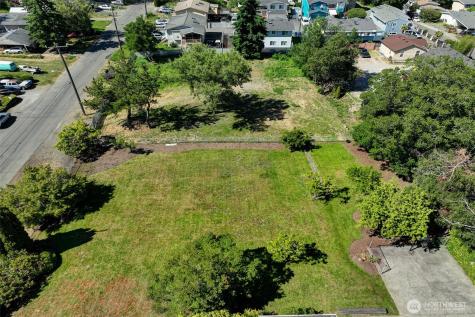 64 32nd Avenue S Seattle WA 98118
