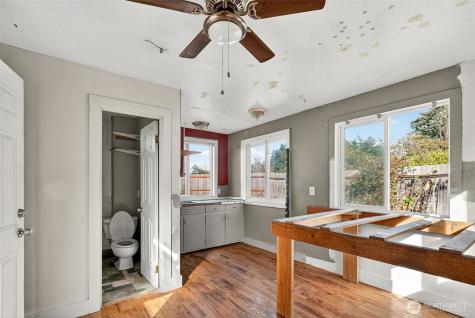 24525 59th Avenue SW Vashon WA 98070