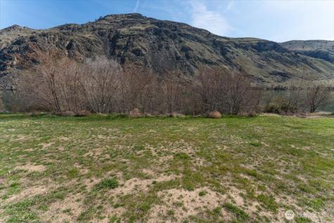 519 Hidden Lane Chelan WA 98816