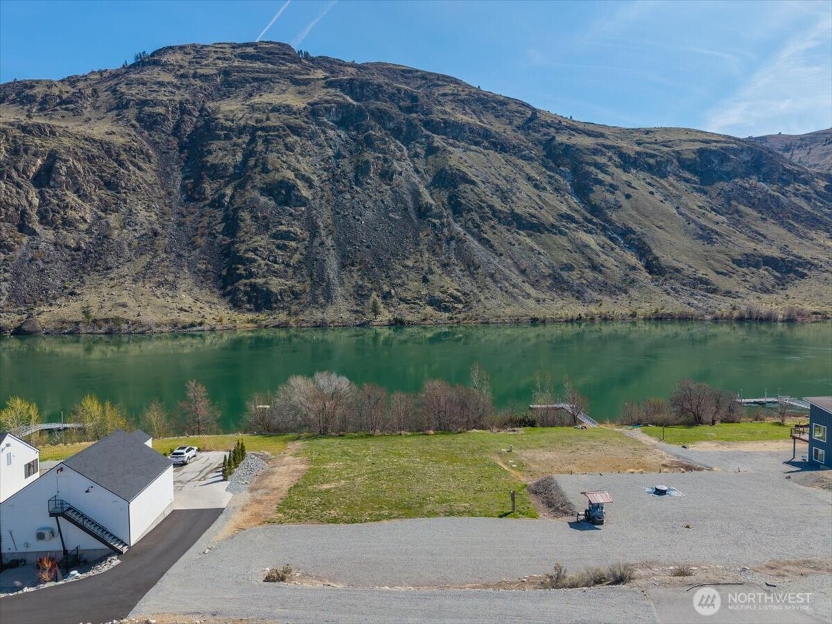 519 Hidden Lane Chelan WA 98816