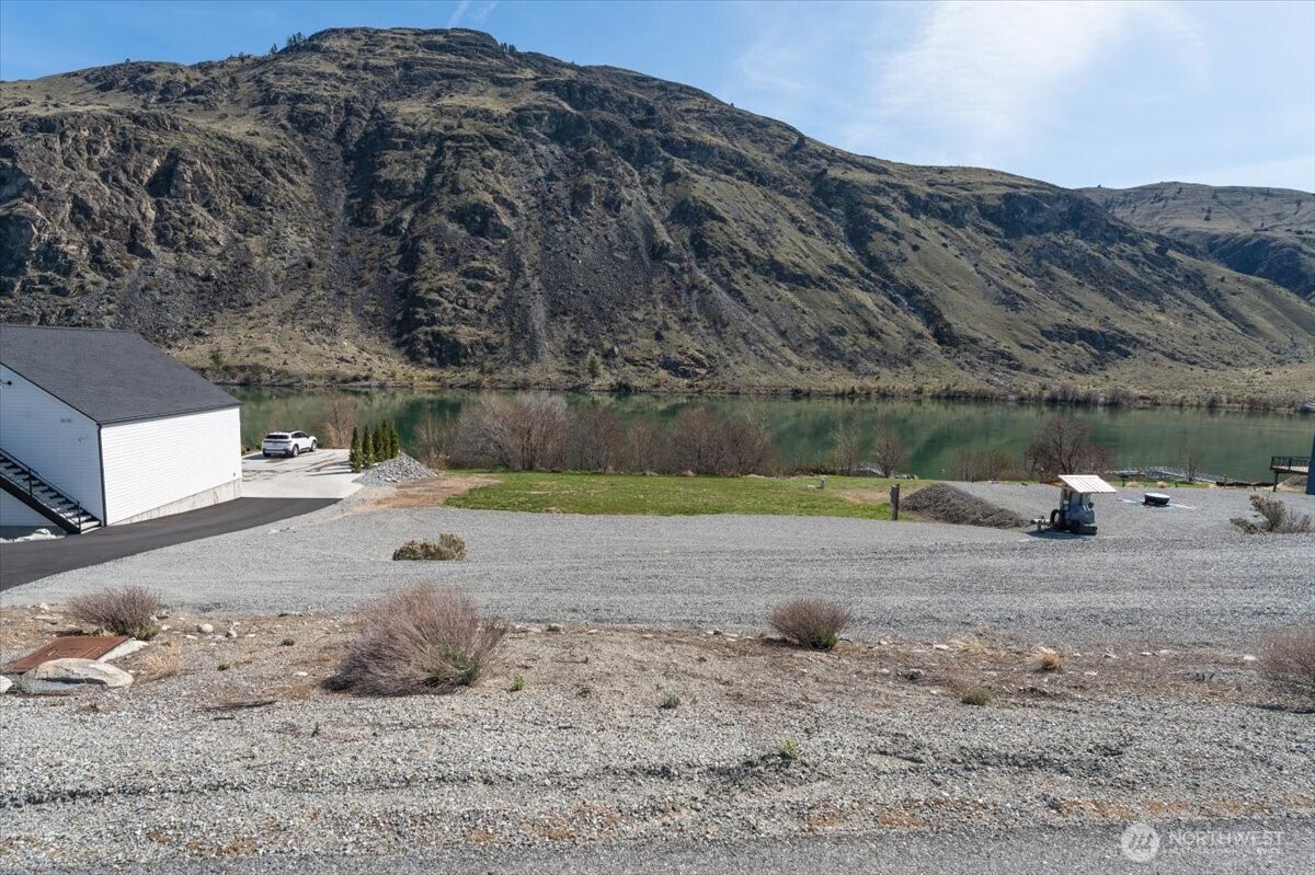 519 Hidden Lane Chelan WA 98816