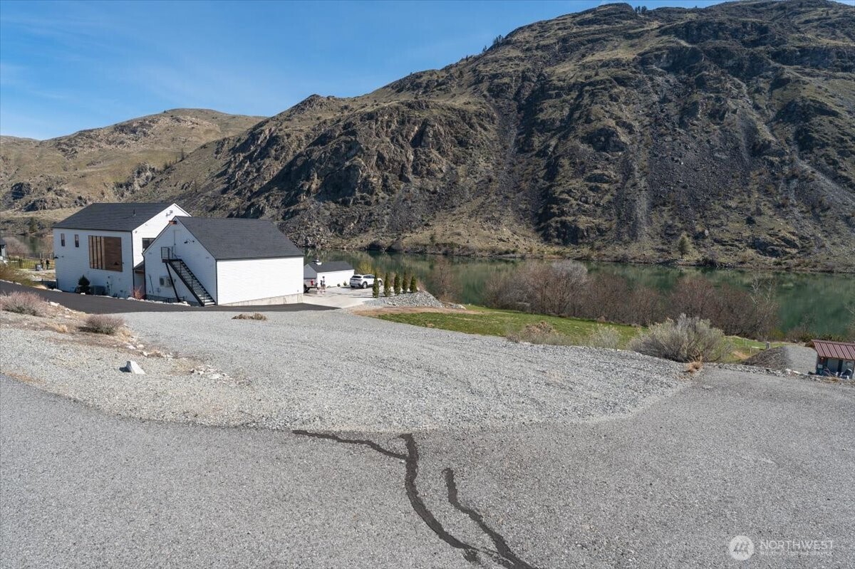 519 Hidden Lane Chelan WA 98816