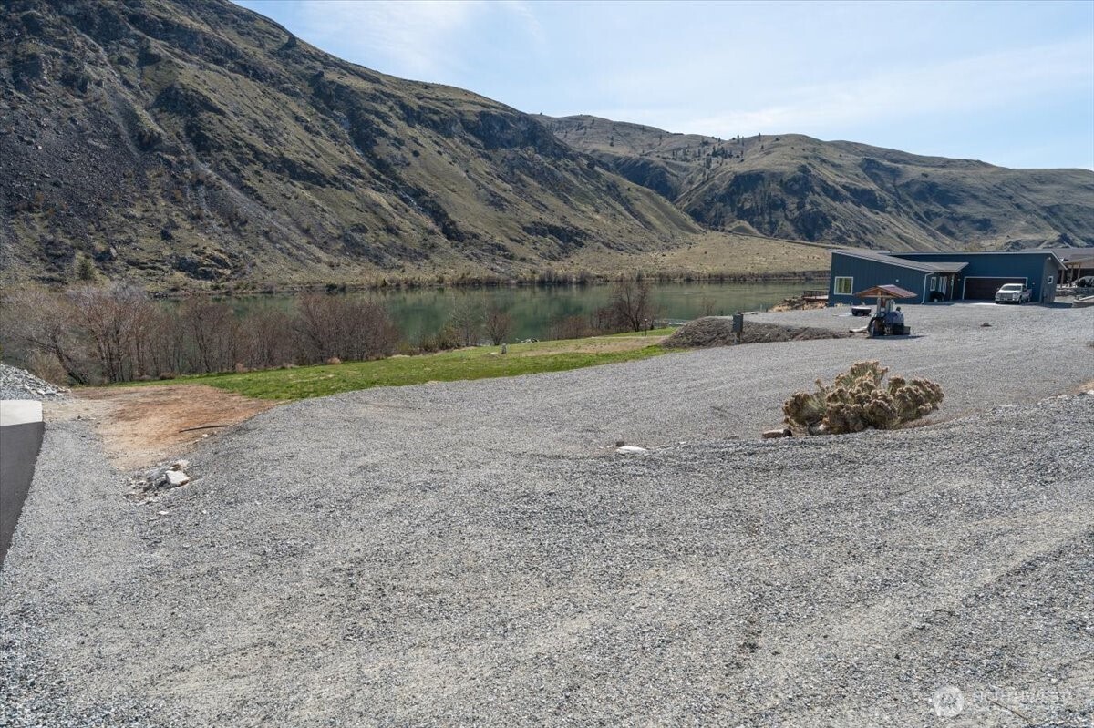 519 Hidden Lane Chelan WA 98816