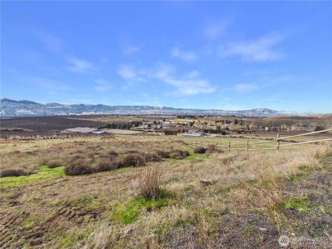 236 S Partridge Lane East Wenatchee WA 98802
