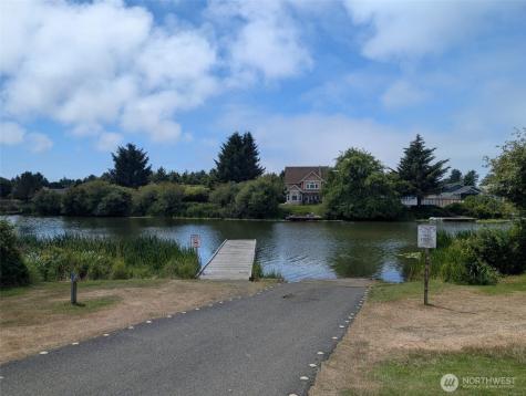 413 Lake View Loop NE Ocean Shores WA 98569