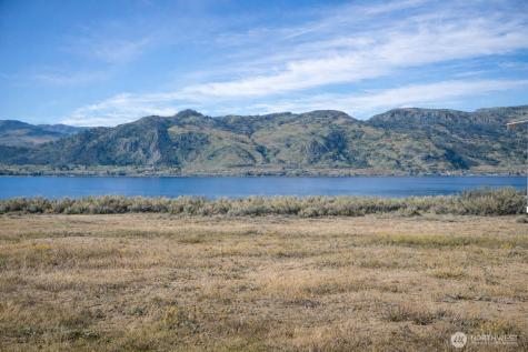 206 Village Way Oroville WA 98844