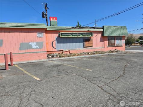 1026 N 1st Street Yakima WA 98901