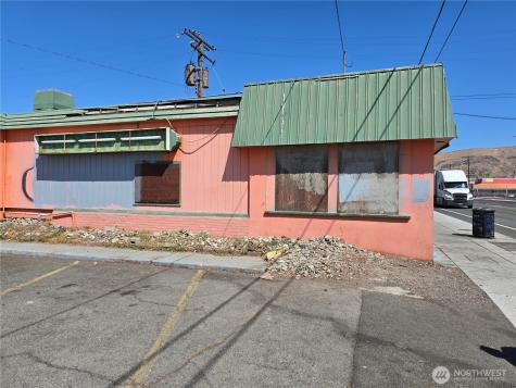 1026 N 1st Street Yakima WA 98901