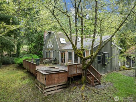 611 208th Avenue SE Sammamish WA 98074