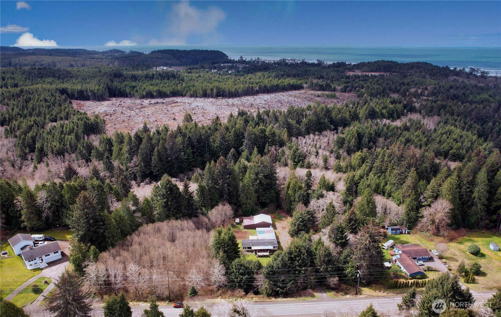 31 Ocean Beach Road Pacific Beach WA 98571