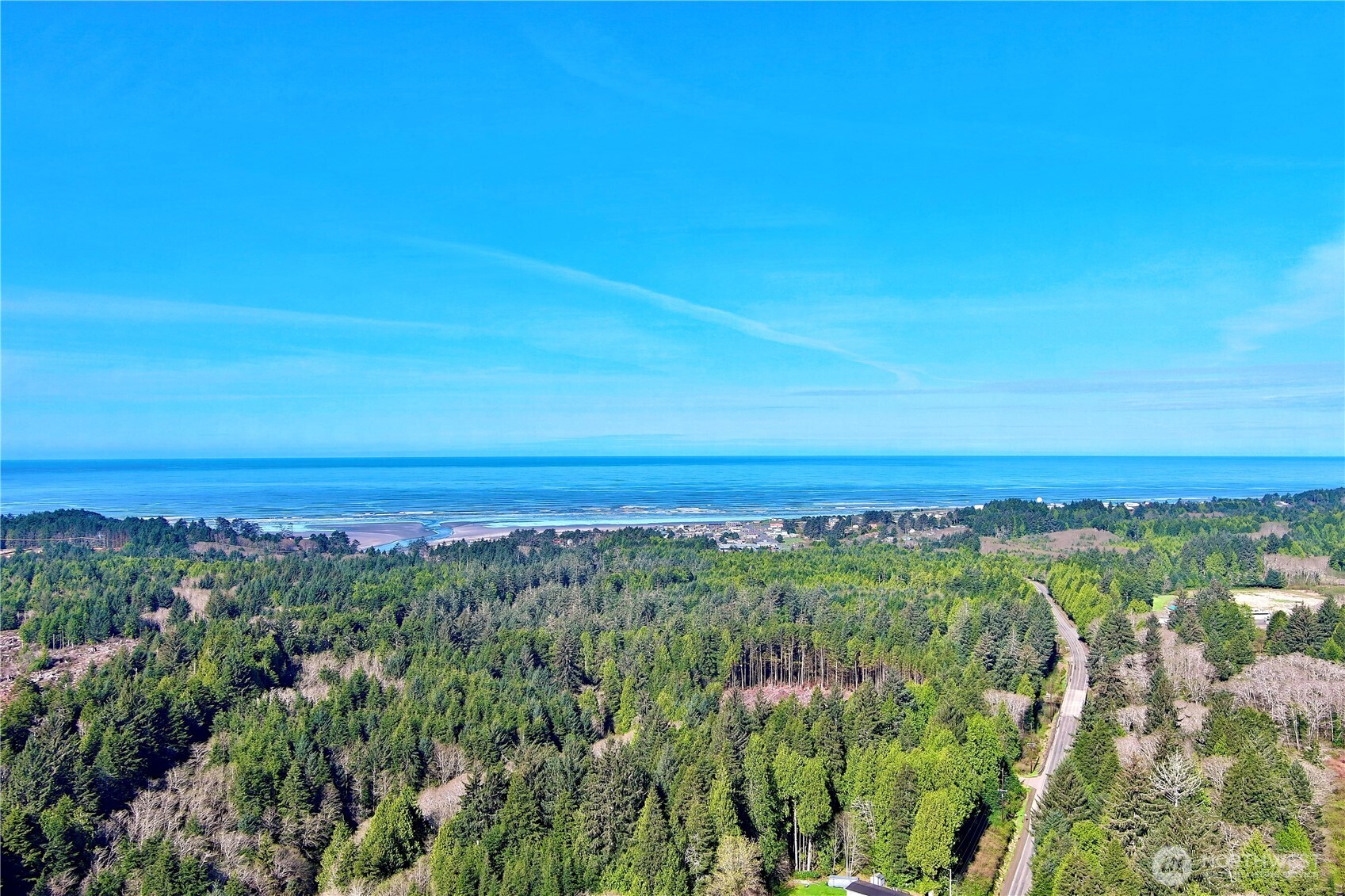 31 Ocean Beach Road Pacific Beach WA 98571