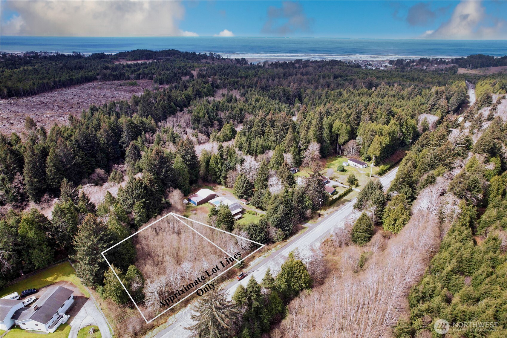 31 Ocean Beach Road Pacific Beach WA 98571