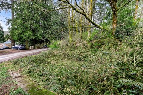 13625 E Lake Kathleen Drive SE Renton WA 98059