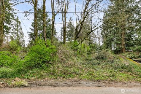 13625 E Lake Kathleen Drive SE Renton WA 98059