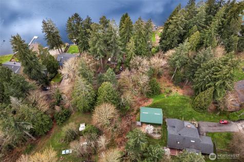 13625 E Lake Kathleen Drive SE Renton WA 98059