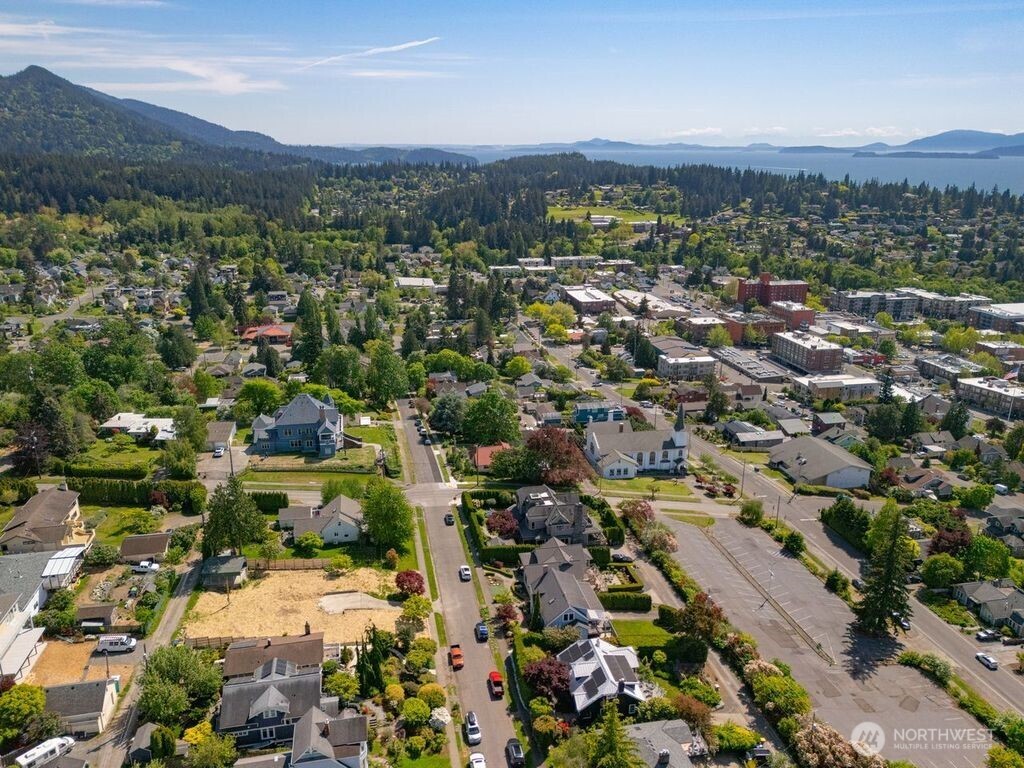 1027 15th Street Bellingham WA 98225