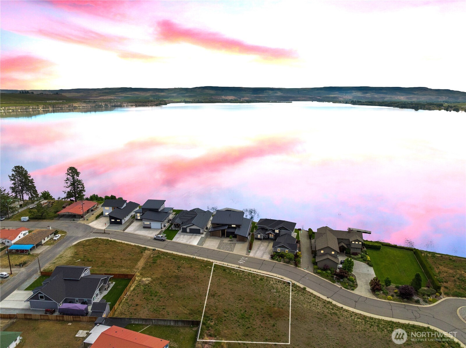 713 1st Street S Brewster WA 98812