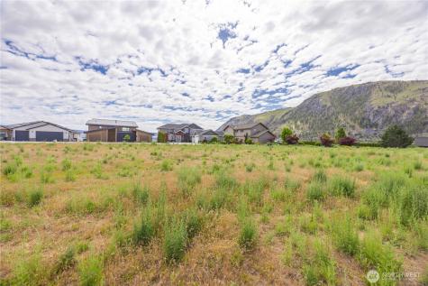 713 1st Street S Brewster WA 98812