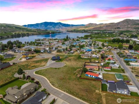 713 1st Street S Brewster WA 98812