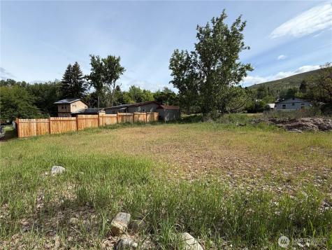 623 Main Street Winthrop WA 98862