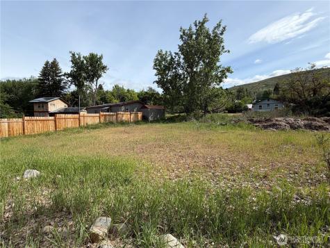 623 Main Street Winthrop WA 98862