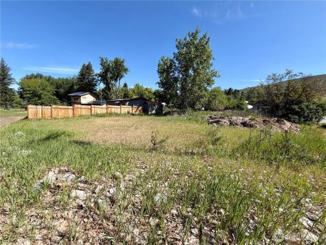 623 Main Street Winthrop WA 98862