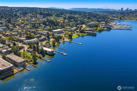 6211 Lake Washington Boulevard NE Kirkland WA 98033