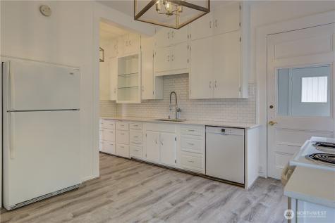 424 8th Avenue W Kirkland WA 98033