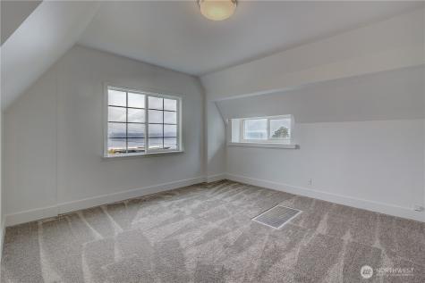 424 8th Avenue W Kirkland WA 98033