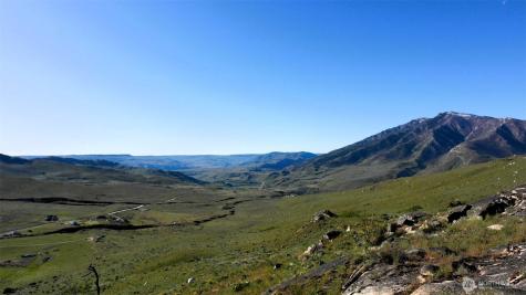 31 Cowboy Road Methow WA 98834