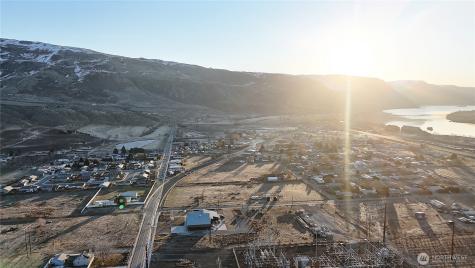 1611 S Douglas Street Rock Island WA 98850