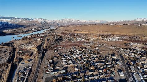 1611 S Douglas Street Rock Island WA 98850