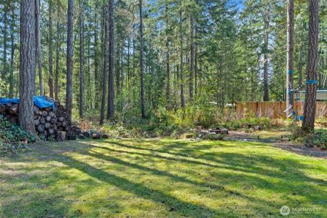 101 N Brook Lane Hoodsport WA 98548