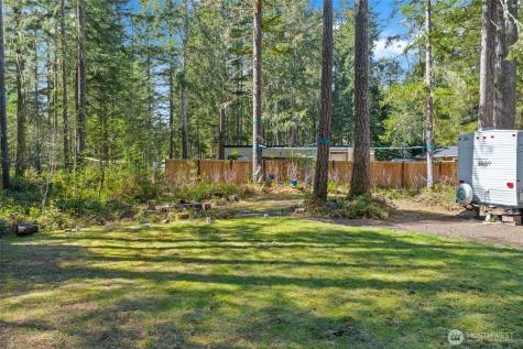 101 N Brook Lane Hoodsport WA 98548