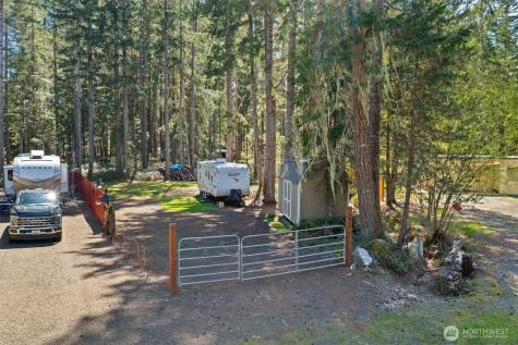 101 N Brook Lane Hoodsport WA 98548