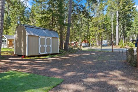 101 N Brook Lane Hoodsport WA 98548