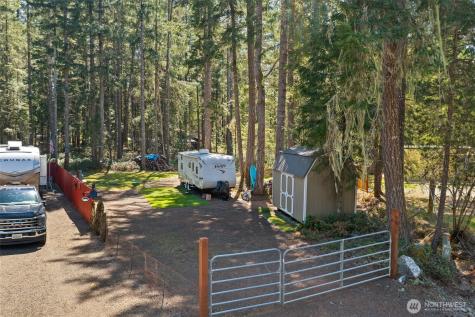 101 N Brook Lane Hoodsport WA 98548