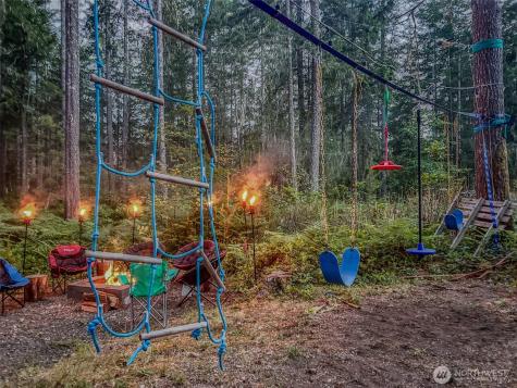 101 N Brook Lane Hoodsport WA 98548