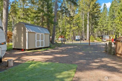 101 N Brook Lane Hoodsport WA 98548