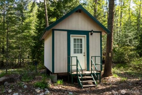 98 Cassel Way Mazama WA 98833
