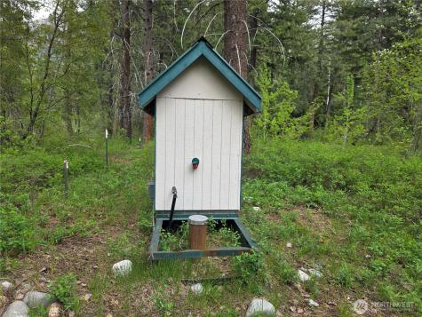 98 Cassel Way Mazama WA 98833